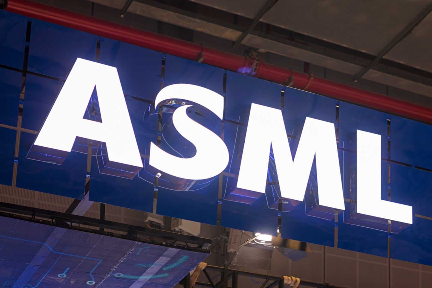 Using ASML Equipment Orders to Gauge Capacity Trends in Logic and Memory Chips